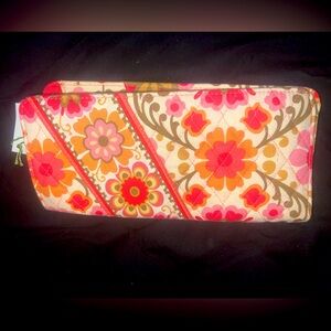 Vera Bradley Clutch Wallet NWT Folkoric pattern 10.5” x 5”